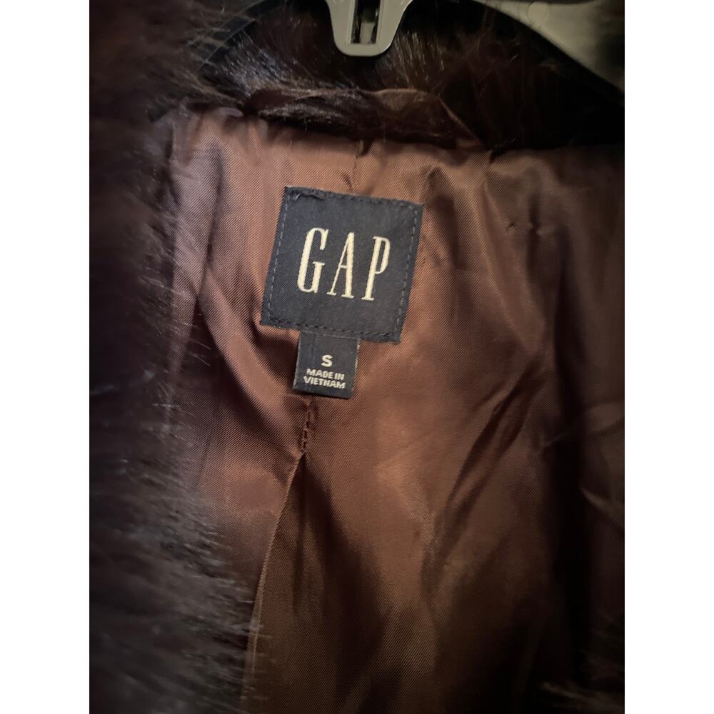 GAP FAUX FUR JACKET SMALL - Picture 4 of 10